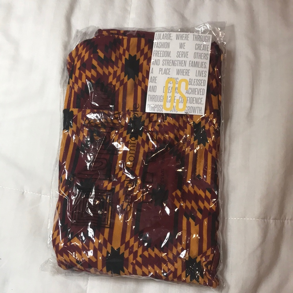 Never Opened* OS LulaRoe Leggings